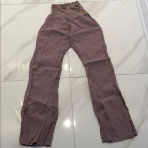100% linen pant. Taupey color